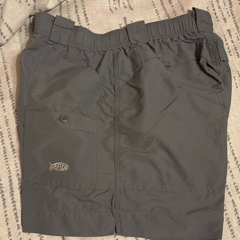 Men’s size 32 AFTCO. Light grey